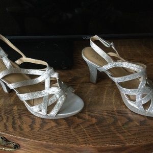 Natural Liz Size 9 Silver Heels